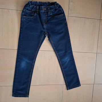 broek  128 beschikbaar voor biedingen