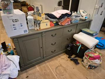 Dressoir landelijk beschikbaar voor biedingen