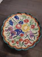 Mooie grote school met bloemen, Ophalen
