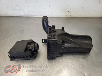 Luchtfilterhuis van een Ford Transit Courier beschikbaar voor biedingen