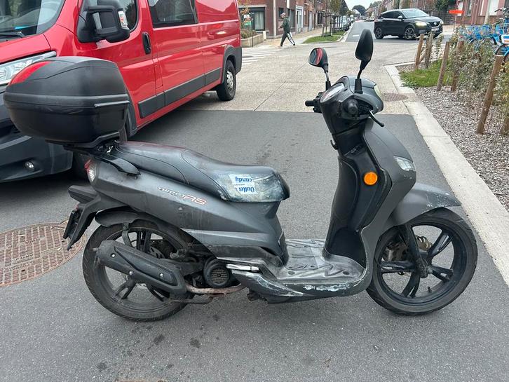 Peugeot tweet rs 4t, Fietsen en Brommers, Scooters | SYM, Gebruikt, Overige modellen, Klasse A (25 km/u), Benzine, Ophalen