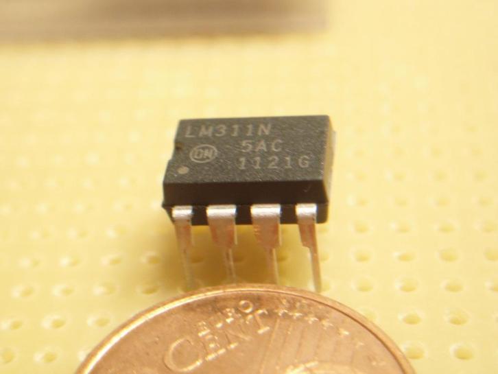 LM311 geïntegreerd circuit — spanningsvergelijker (DIP), Hobby en Vrije tijd, Elektronica-componenten, Nieuw, Ophalen of Verzenden