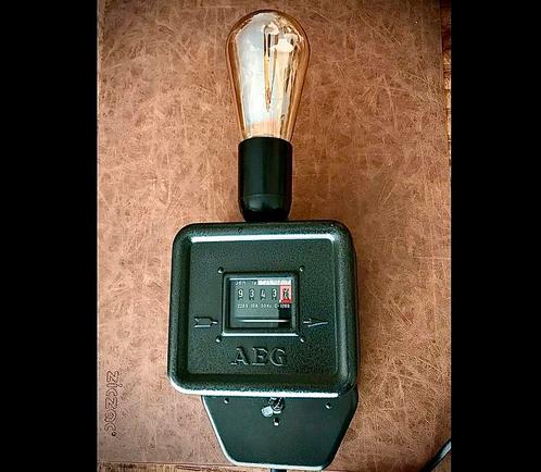 Retro Lamp AEG echt werkende "elektriciteitsmeter" 🔌🎛️💡, Maison & Meubles, Lampes | Appliques, Comme neuf, Enlèvement