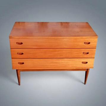 Vintage dressoirkast Oswald Vermaercke V-form 1960's  beschikbaar voor biedingen