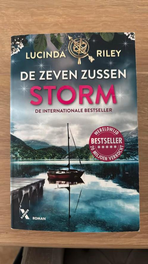 Lucinda Riley - Storm, Boeken, Literatuur, Zo goed als nieuw, Ophalen of Verzenden
