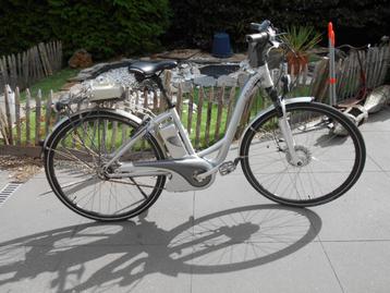 Te koop elektrische damesfiets FLYER m 52 middenmoter perfek beschikbaar voor biedingen