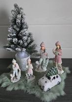 Kerstdecoratie : set van 4 kind figuren + auto met led licht, Diversen, Kerst, Ophalen of Verzenden, Nieuw