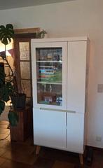 Vitrinekast, Ophalen