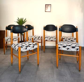 6 retro stoelen  beschikbaar voor biedingen