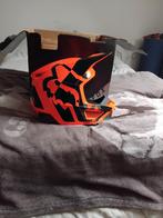 Nieuww crosshelm FOX, Enlèvement