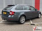 Skoda Octavia Combi 1.6 TDI Greentech Clever Edition DSG Aut, Auto's, Skoda, Automaat, Zwart, 103 g/km, Bedrijf