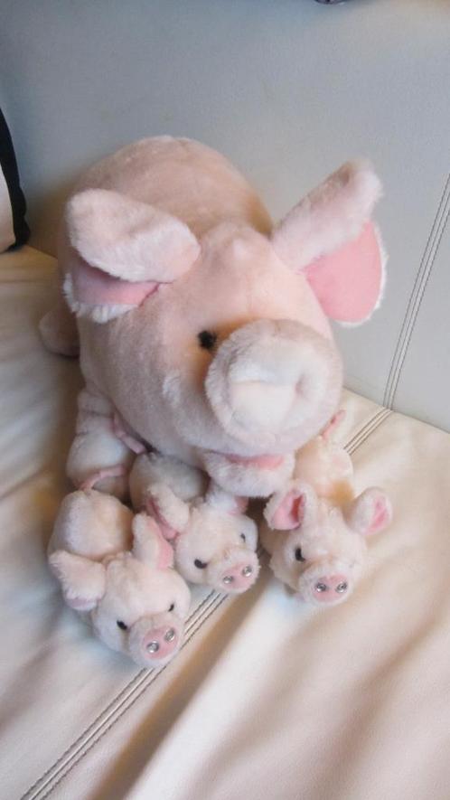 Peluche maman cochon et ses 3 bébés neuve, Enfants & Bébés, Jouets | Peluches, Neuf, Enlèvement ou Envoi