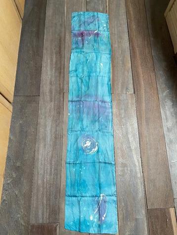 Zijden sjaal blauw turkoois wit zeefdruk 28x148cm beschikbaar voor biedingen