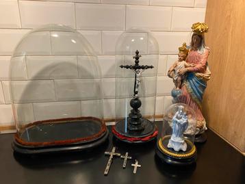 Lot religieuze items beschikbaar voor biedingen