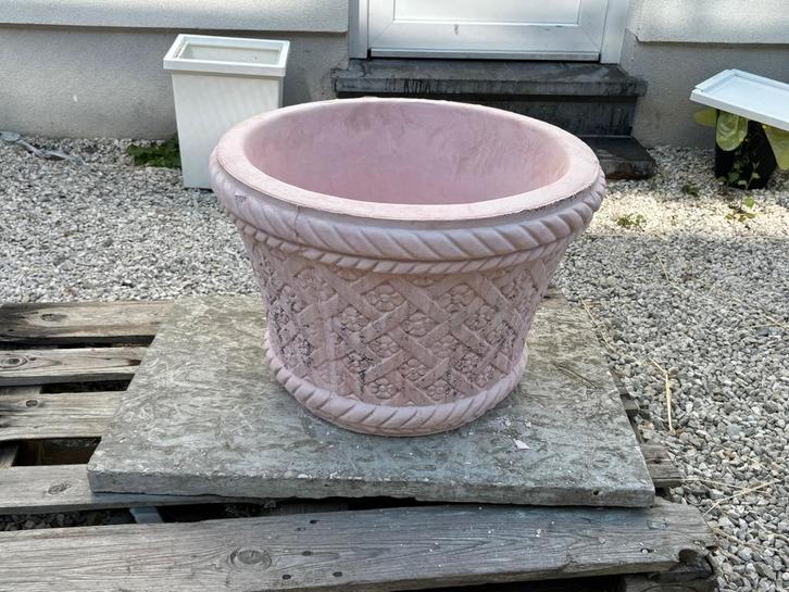 Betonnen bloempot van zeer goede kwaliteit, Tuin en Terras, Bloempotten, Nieuw, Beton, Tuin, Ophalen of Verzenden