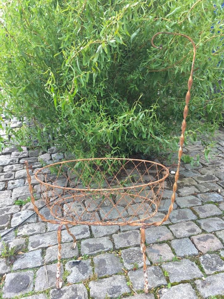 Oud poppenwiegje in ijzer, Antiek en Kunst, Curiosa en Brocante, Ophalen