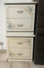 2 tables de chevet, Maison & Meubles, Enlèvement, Utilisé