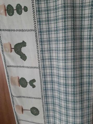 Tafellaken voor grote tafel. beschikbaar voor biedingen
