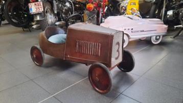 Modèle de voiture à pédales Bugatti
