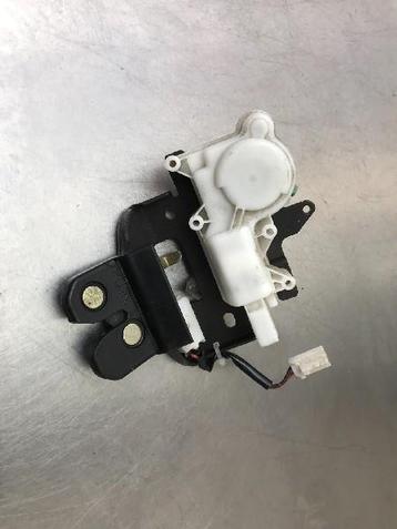 SLOTVANGER ACHTERKLEP Mazda 6 (GG12 / 82) (01-2002/08-2008) beschikbaar voor biedingen