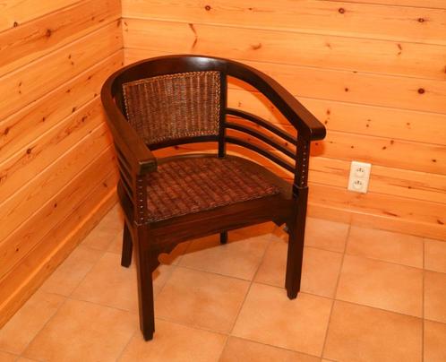 Sierlijke rotan fauteuil en drie stoelen, Huis en Inrichting, Fauteuils, Gebruikt, Hout, Riet of Rotan, Ophalen