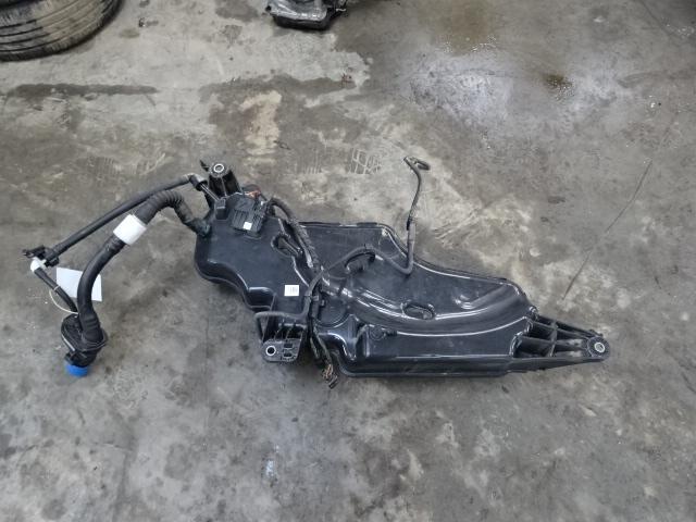 ADBLUE TANK Volkswagen Golf VIII (CD1) (5WA131877), Auto-onderdelen, Uitlaatsystemen, Volkswagen, Gebruikt