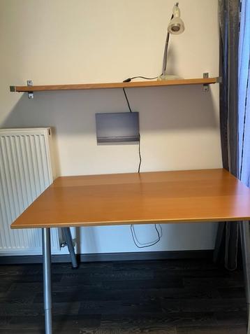 Bureau ‘Galant’ + legplank beschikbaar voor biedingen