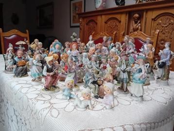 Lot van 50 beeldjes beschikbaar voor biedingen