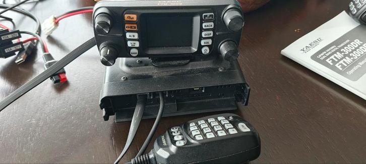 YEASU FTM 300 D, Telecommunicatie, Zenders en Ontvangers, Zo goed als nieuw, Ophalen