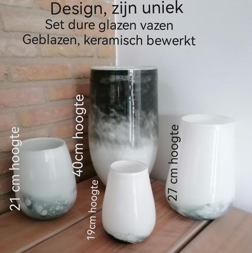 4 design vazen  unieke mooie sierstukken apart ook te koop, Maison & Meubles, Accessoires pour la Maison | Vases, Comme neuf, Blanc
