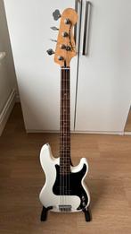 Squier Precision Bass, Musique & Instruments, Instruments à corde | Guitares | Basses, Enlèvement, Comme neuf