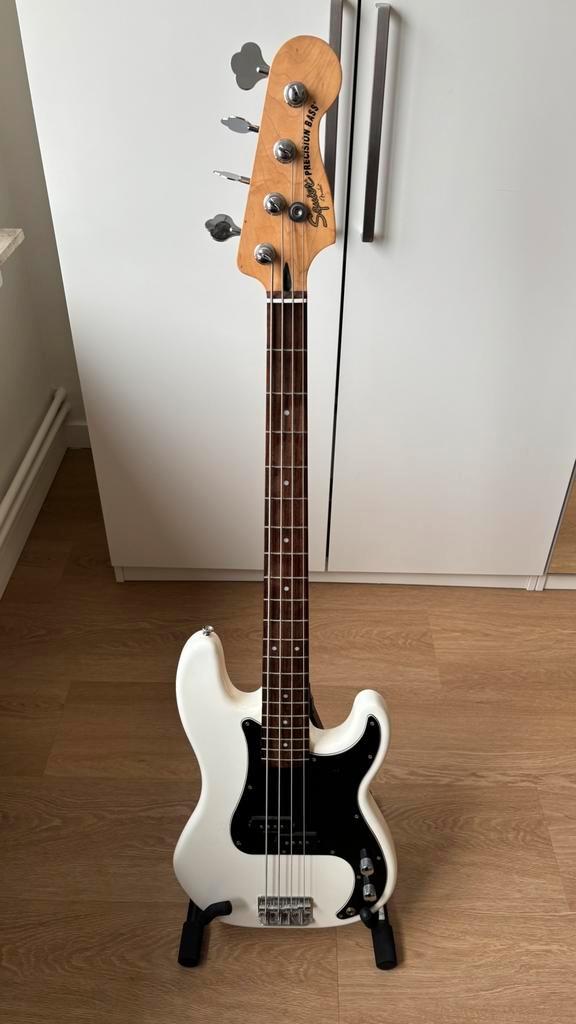 Squier Precision Bass, Musique & Instruments, Instruments à corde | Guitares | Basses, Comme neuf, Enlèvement