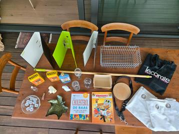 Alles wat op tafel staat totaal 25  items voor maar 5 euro  beschikbaar voor biedingen