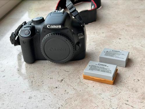Canon 550D body + 2 batterijen, Audio, Tv en Foto, Fotocamera's Digitaal, Zo goed als nieuw, Spiegelreflex, Canon, Geen optische zoom