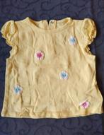 Geel T-shirt met bloemen - maat 74, Kinderen en Baby's, Babykleding | Maat 74, Meisje, Shirtje of Longsleeve, Ophalen of Verzenden