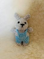Klein konijntje met salopette, Kinderen en Baby's, Speelgoed | Knuffels en Pluche, Ophalen of Verzenden, Nieuw, Konijn