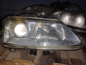 Xenon koplicht espace 3 2001 beschikbaar voor biedingen