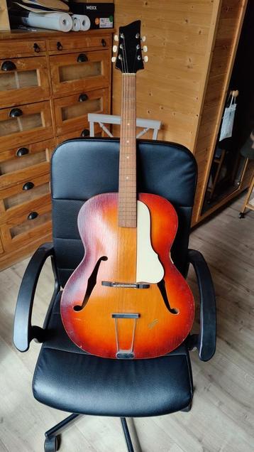 Guitare klira +-1960