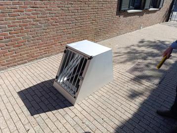 Autobench voor hond beschikbaar voor biedingen