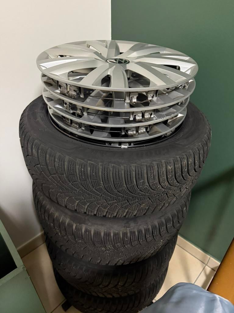 Jantes et pneux pour vw hiver, Ophalen, Zo goed als nieuw