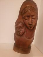 Te koop mooie sculptuur moeder en kind in hout, Ophalen