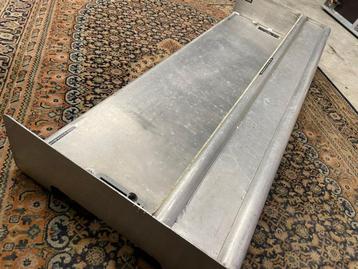 Aluminium DJ Play-out bak voor op truss beschikbaar voor biedingen