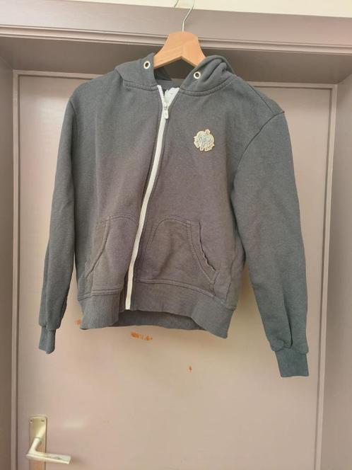 Grijze trainingsvest jongen (small) van TouristLeMC, Kinderen en Baby's, Kinderkleding | Overige, Gebruikt, Jongen, Ophalen