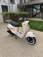 AGM A-klasse scooter in topstaat + gloednieuwe luxe helm, Enlèvement