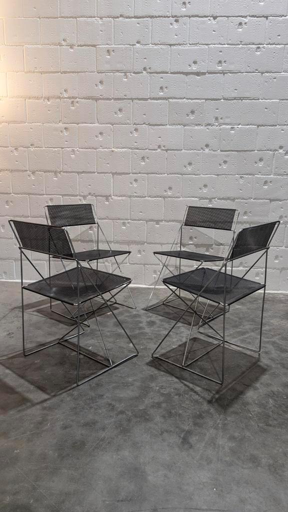 vintage stapelbare X-Line stoelen Niels Jørgen Haugesen, Huis en Inrichting, Stoelen, Vier, Zwart, Ophalen
