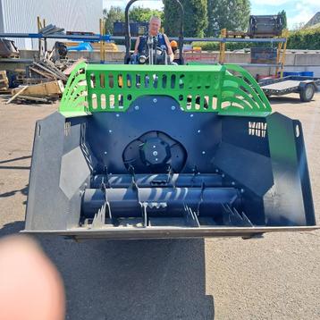 Stromachine voor minishovels beschikbaar voor biedingen