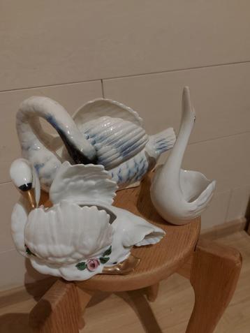 POTJES IN PORSELEIN beschikbaar voor biedingen