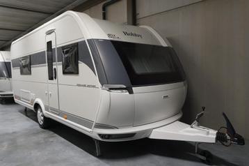 Nieuwe 4pers.Hobby met 2x1p bed, rondzit, BADKAMERCARAVAN beschikbaar voor biedingen