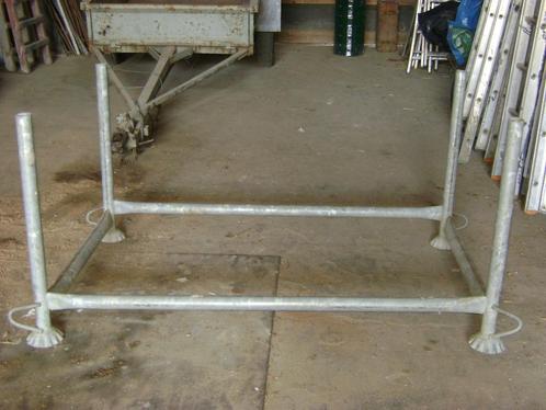 schoorbak(ken)- opslagrek-stapelmand galvaniseerd-geschilder, Huis en Inrichting, Woonaccessoires | Zuilen en Pilaren, Ophalen