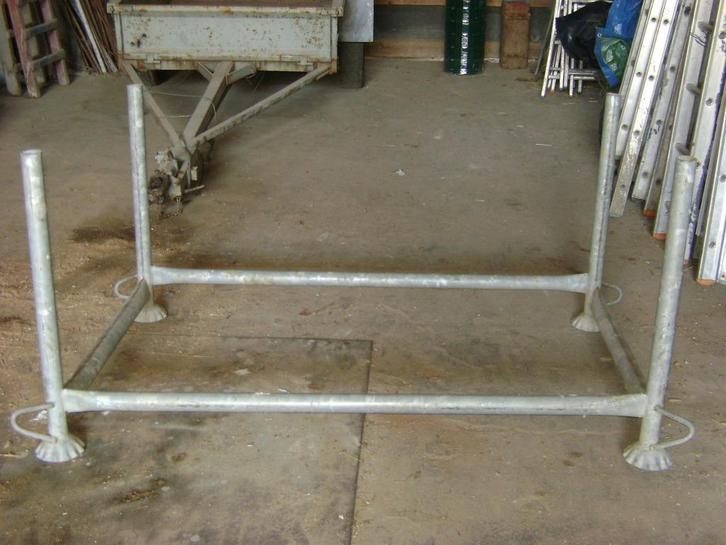 schoorbak(ken)- opslagrek-stapelmand galvaniseerd-geschilder, Huis en Inrichting, Woonaccessoires | Zuilen en Pilaren, Ophalen
